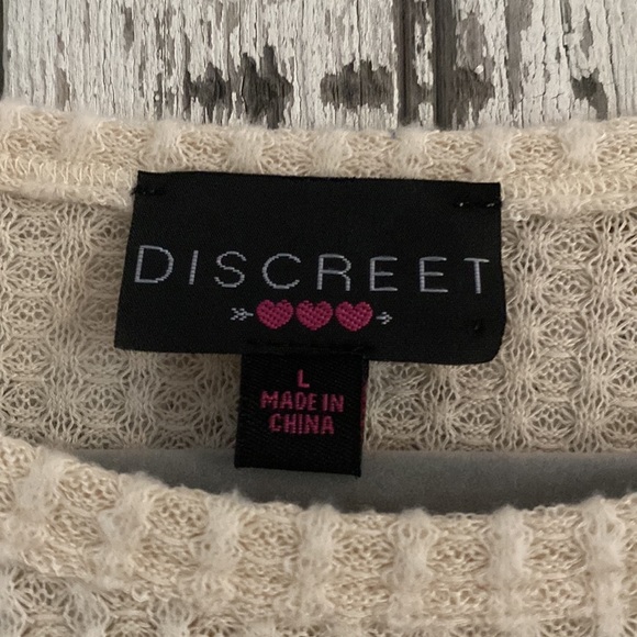 Cream waffle knit with cheetah sleeves top - Picture 4 of 5